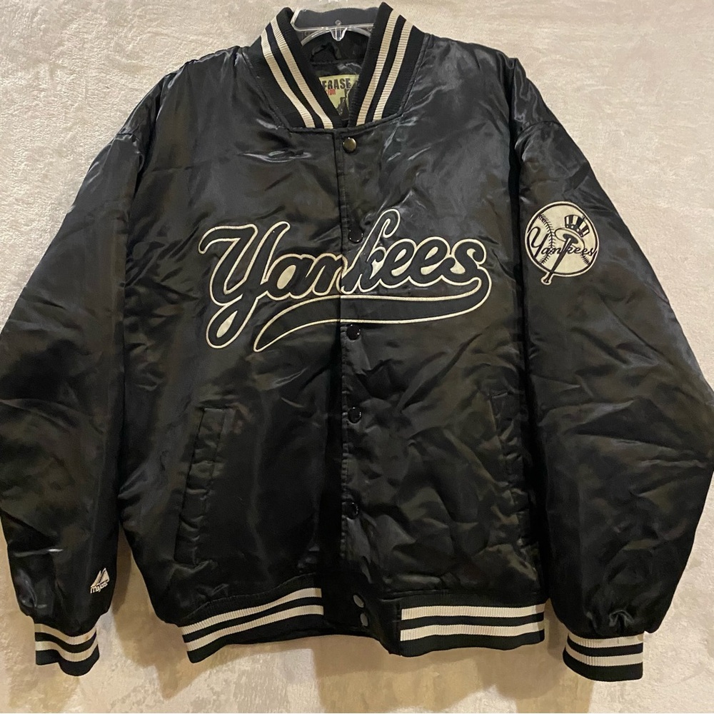 New Yorkk Yankees Jacket Men’s 2XL Black Spellout Faux Satin Majestic Home Base